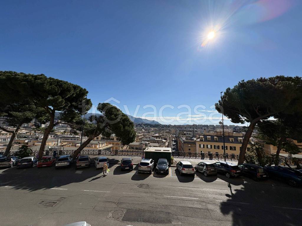 appartamento in affitto a Genova in zona Carignano