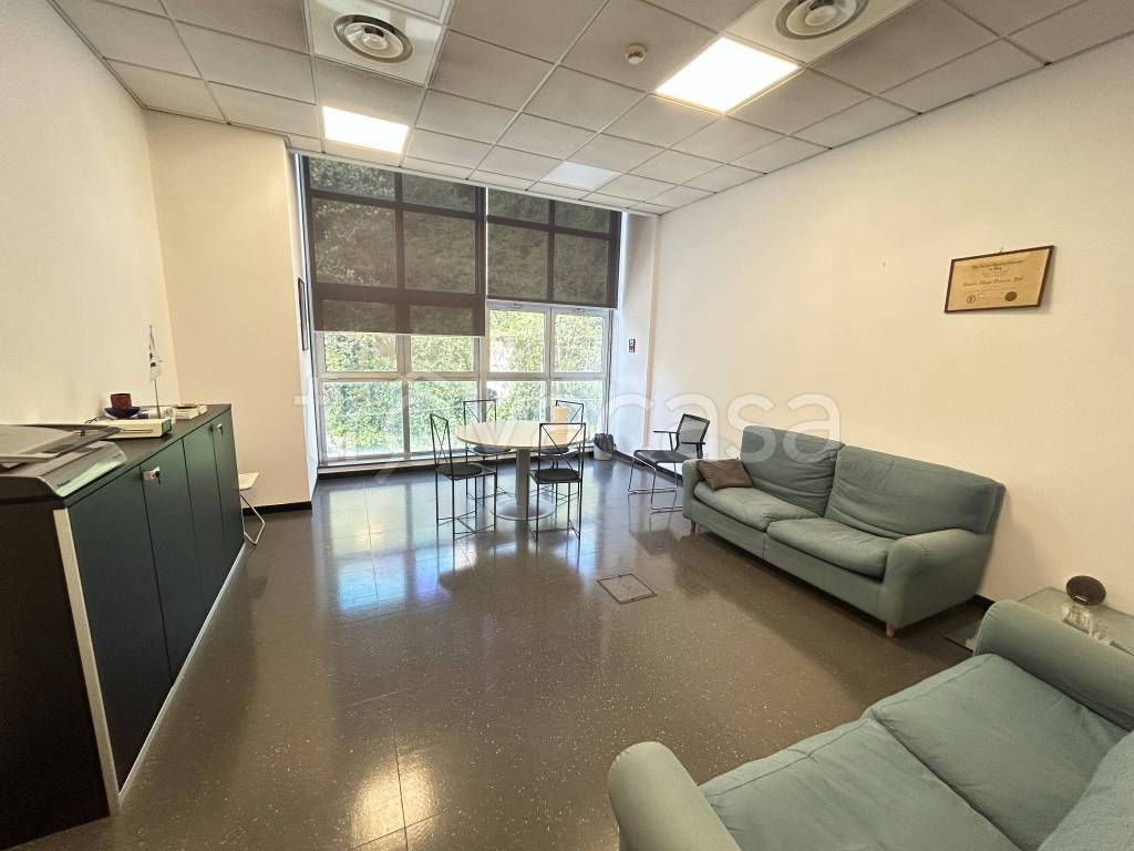 ufficio in affitto a Genova in zona Cornigliano