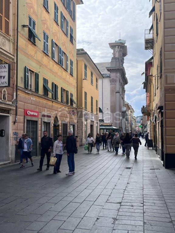 negozio in affitto a Genova in zona Sestri Ponente