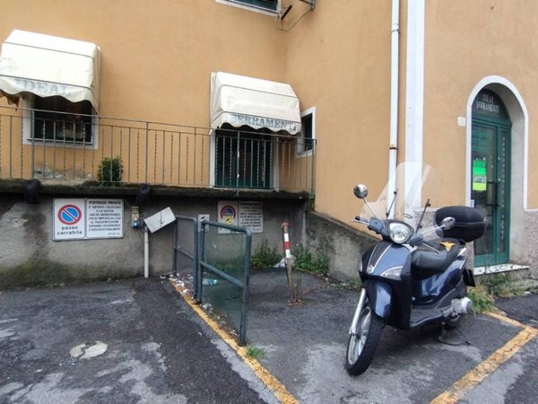 negozio in affitto a Genova in zona San Martino