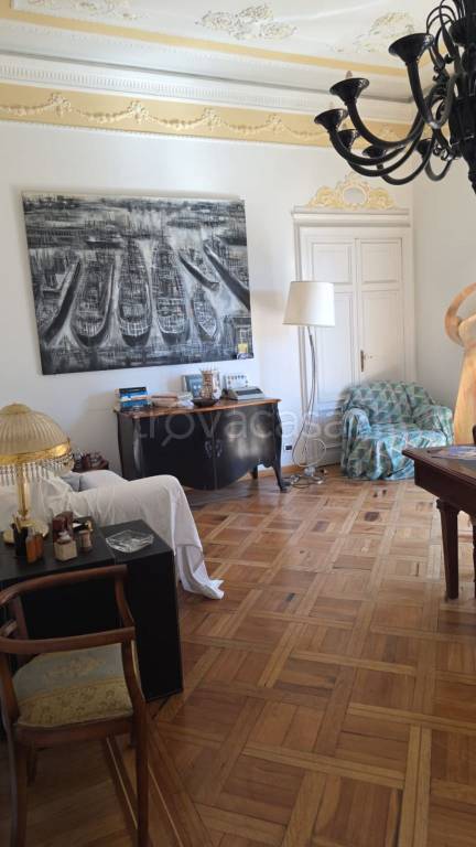 appartamento in affitto a Genova in zona Castelletto