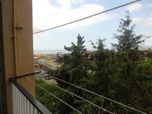 appartamento in affitto a Genova in zona Palmaro / Pra'
