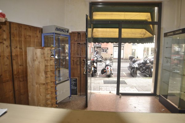 negozio in affitto a Genova in zona Quezzi