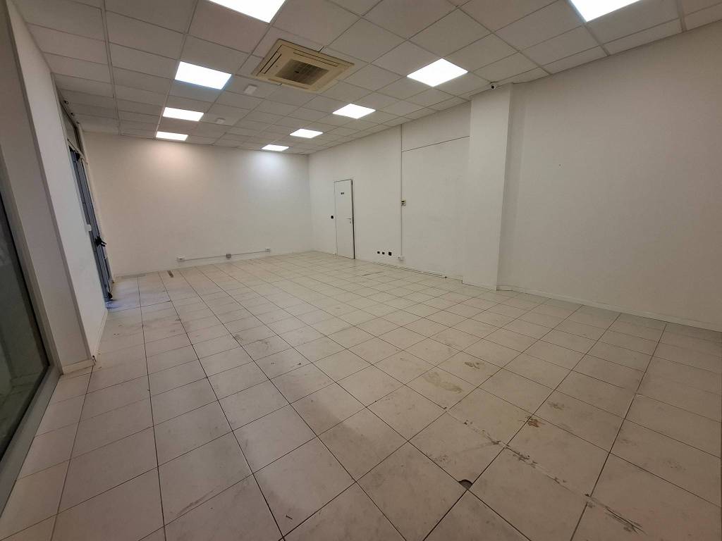 negozio in affitto a Genova in zona Sampierdarena