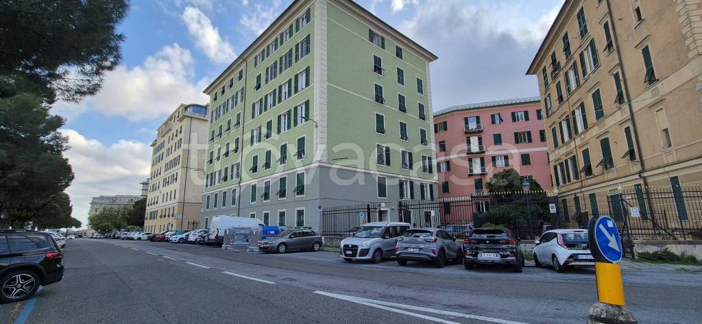 negozio in affitto a Genova in zona Foce