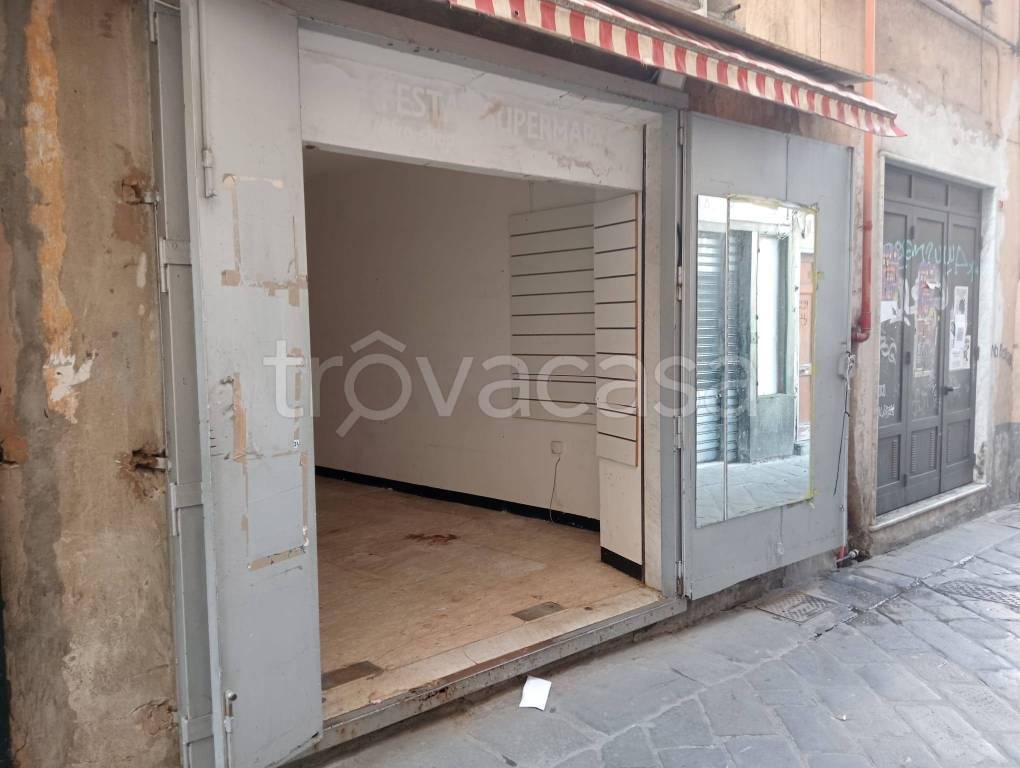 negozio in affitto a Genova in zona Sottoripa / Maddalena / Molo