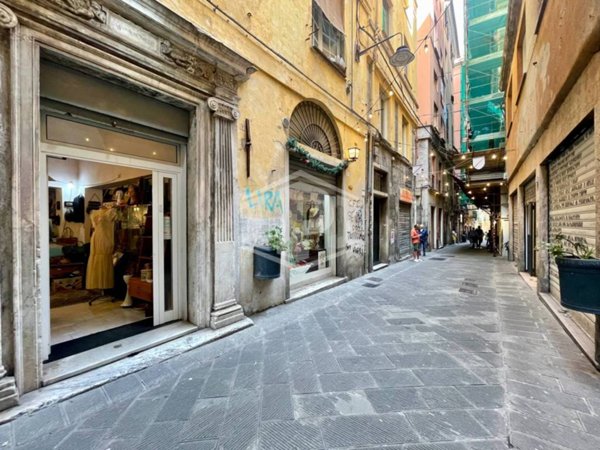 negozio in affitto a Genova in zona Sottoripa / Maddalena / Molo