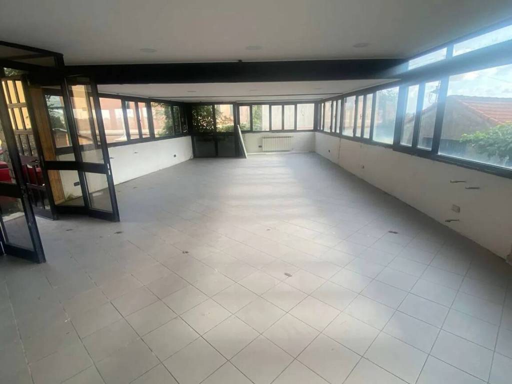 negozio in affitto a Genova in zona Bolzaneto