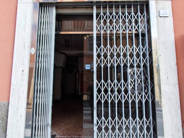 negozio in affitto a Genova in zona Pontedecimo