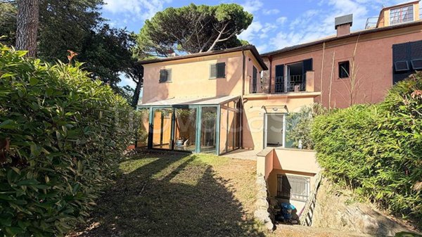 casa indipendente in affitto a Genova