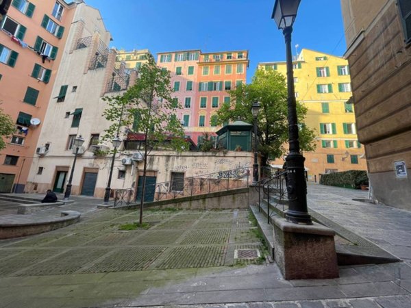 negozio in affitto a Genova in zona Sottoripa / Maddalena / Molo