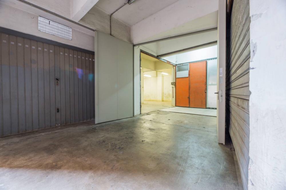 locale di sgombero in affitto a Genova in zona San Fruttuoso