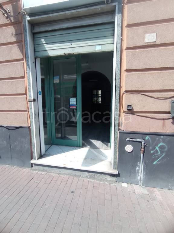 negozio in affitto a Genova in zona Sestri Ponente
