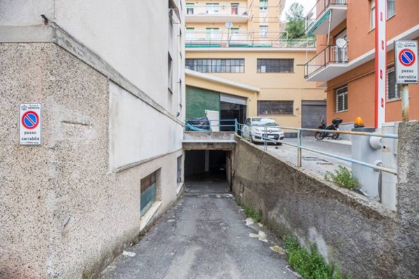 negozio in affitto a Genova in zona San Fruttuoso