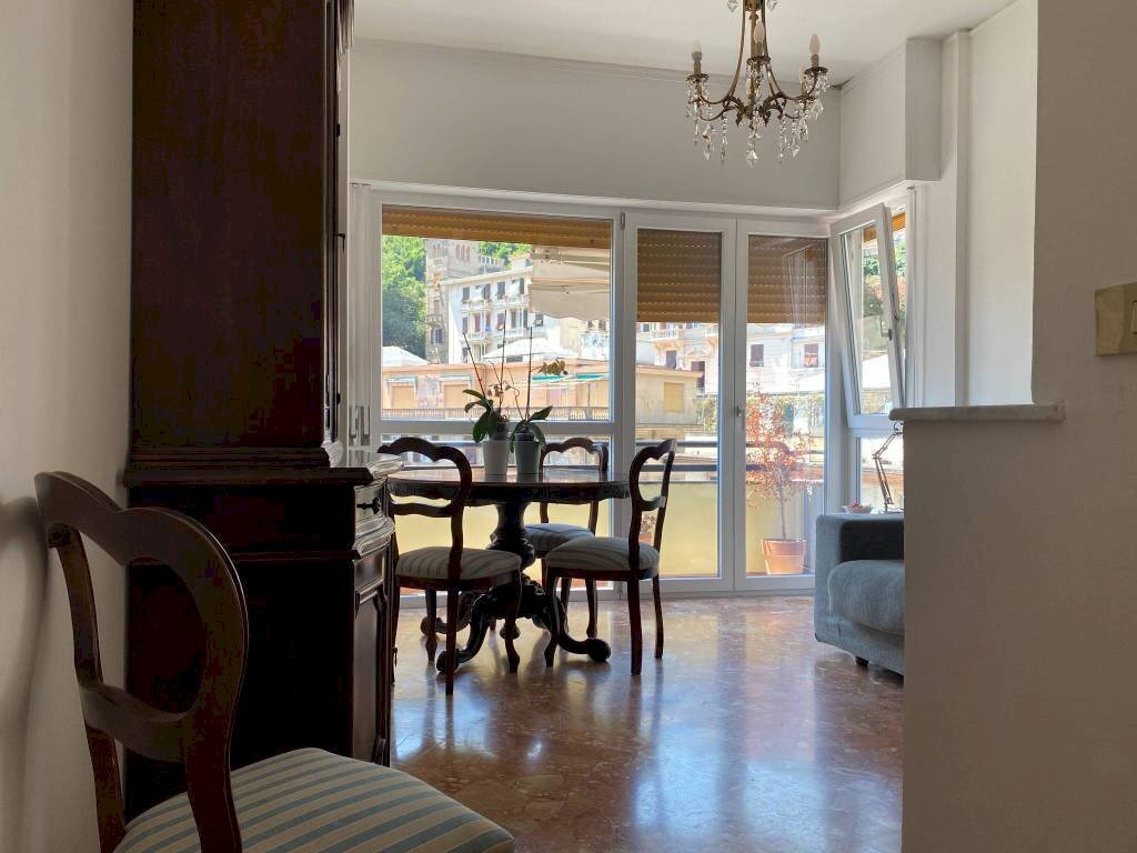 appartamento in affitto a Genova in zona Sottoripa / Maddalena / Molo