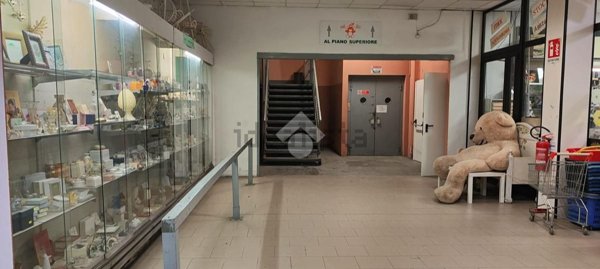 locale commerciale in affitto a Genova in zona San Quirico