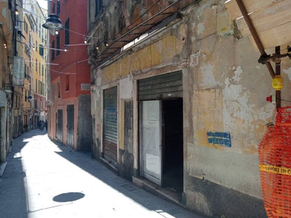 negozio in affitto a Genova in zona Sottoripa / Maddalena / Molo