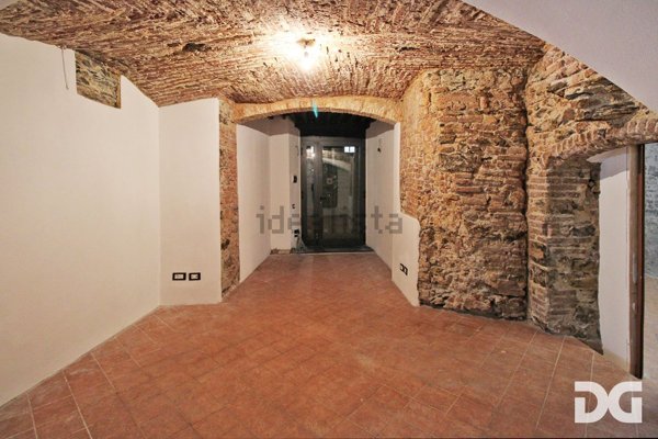 appartamento in affitto a Genova in zona Sottoripa / Maddalena / Molo