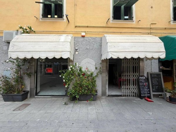negozio in affitto a Genova in zona Sestri Ponente