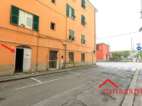 negozio in affitto a Genova in zona Sestri Ponente