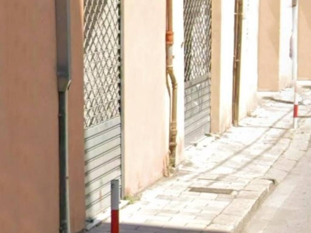 negozio in affitto a Genova in zona San Vincenzo