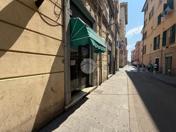 negozio in affitto a Genova in zona Cornigliano
