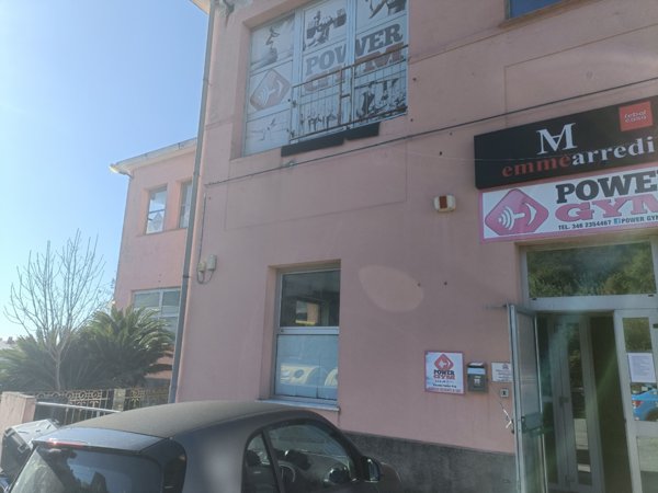 negozio in affitto a Genova in zona Palmaro / Pra'