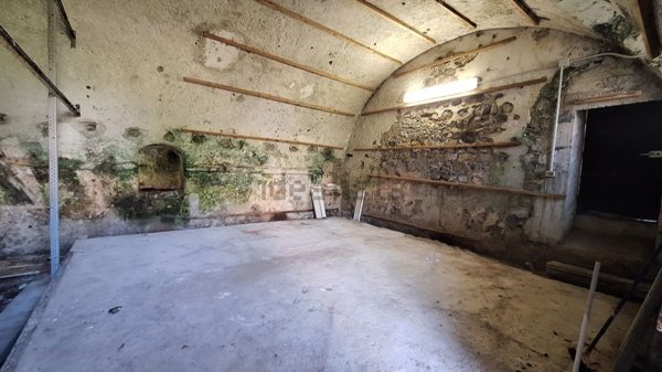 locale di sgombero in affitto a Genova in zona Albaro