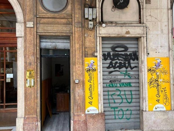 negozio in affitto a Genova in zona San Vincenzo