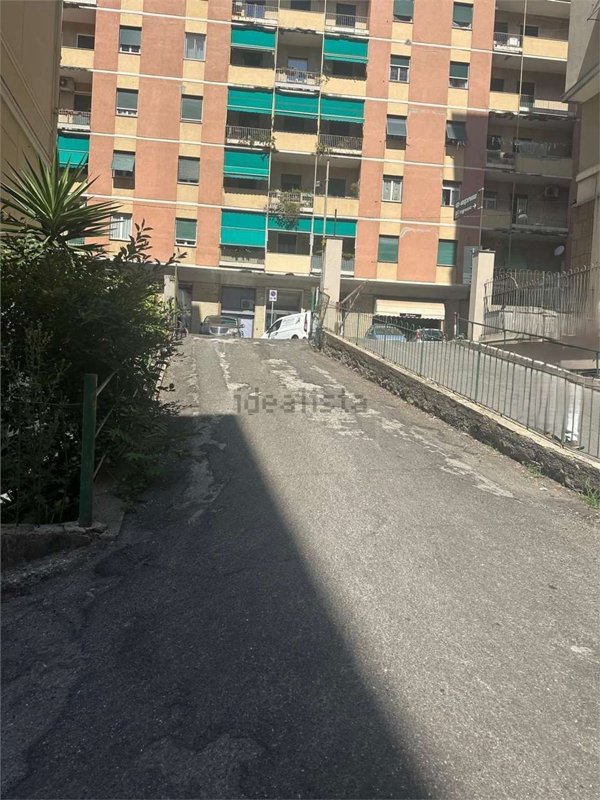 locale commerciale in affitto a Genova in zona San Fruttuoso
