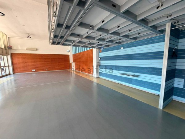 locale commerciale in affitto a Genova in zona Cornigliano