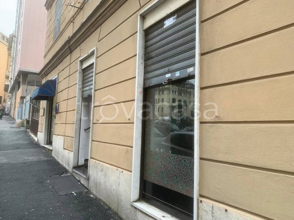 negozio in affitto a Genova in zona Foce