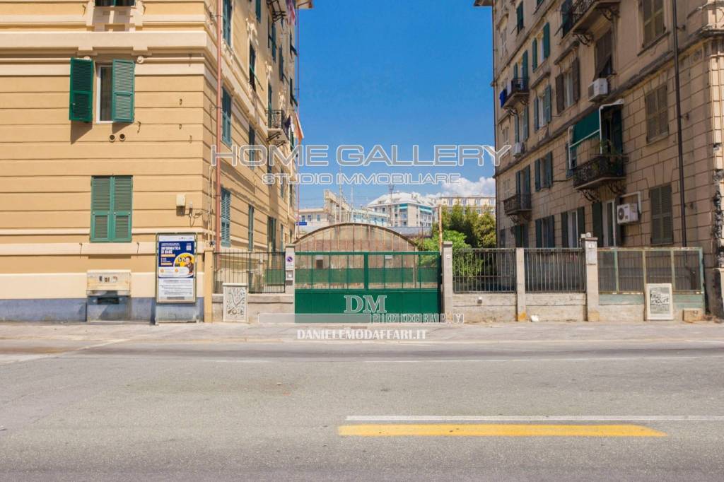 negozio in affitto a Genova in zona Foce