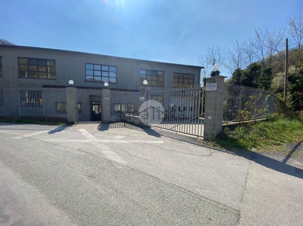 capannone in affitto a Genova in zona Crevari
