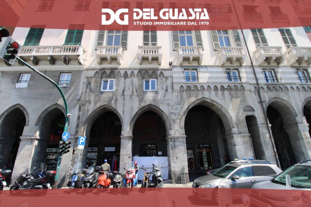 appartamento in affitto a Genova in zona Sottoripa / Maddalena / Molo