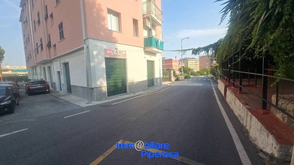negozio in affitto a Genova in zona DiNegro