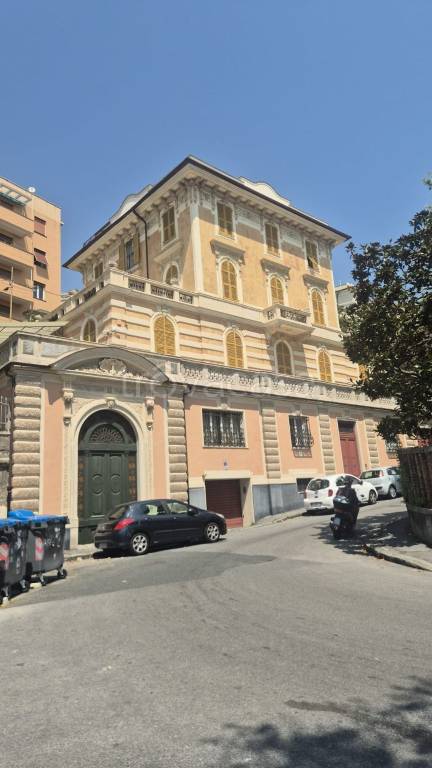 appartamento in affitto a Genova in zona Castelletto