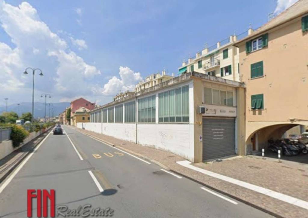 locale commerciale in affitto a Genova in zona Palmaro / Pra'