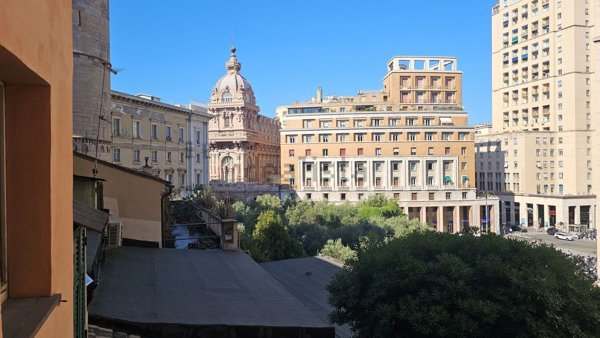 appartamento in affitto a Genova in zona Sottoripa / Maddalena / Molo