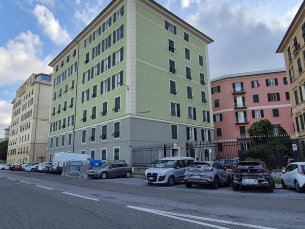 negozio in affitto a Genova in zona Carignano