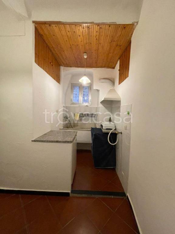 appartamento in affitto a Genova in zona Sottoripa / Maddalena / Molo