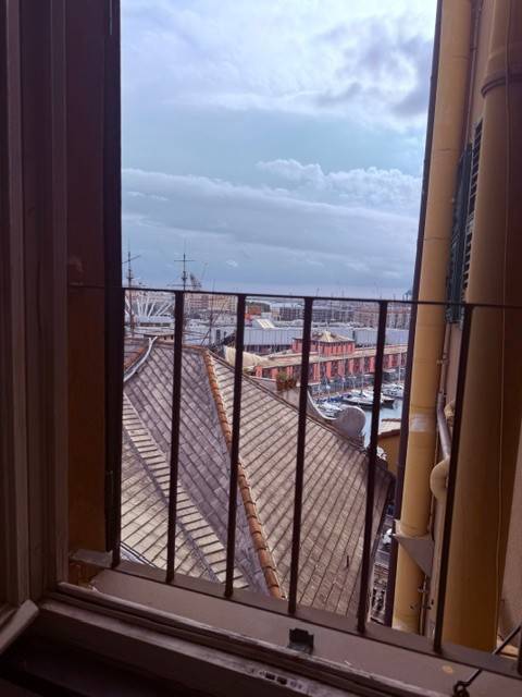 appartamento in affitto a Genova in zona Sottoripa / Maddalena / Molo