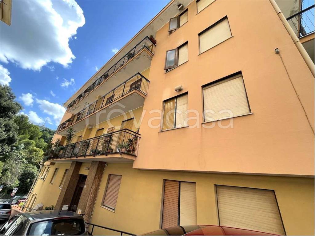 appartamento in affitto a Genova in zona Rivarolo