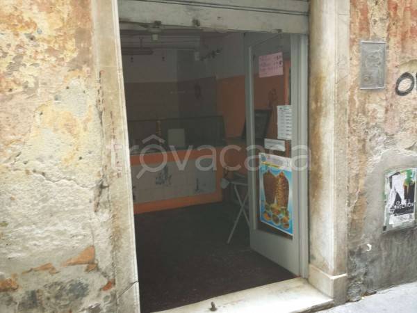 appartamento in affitto a Genova in zona Sottoripa / Maddalena / Molo