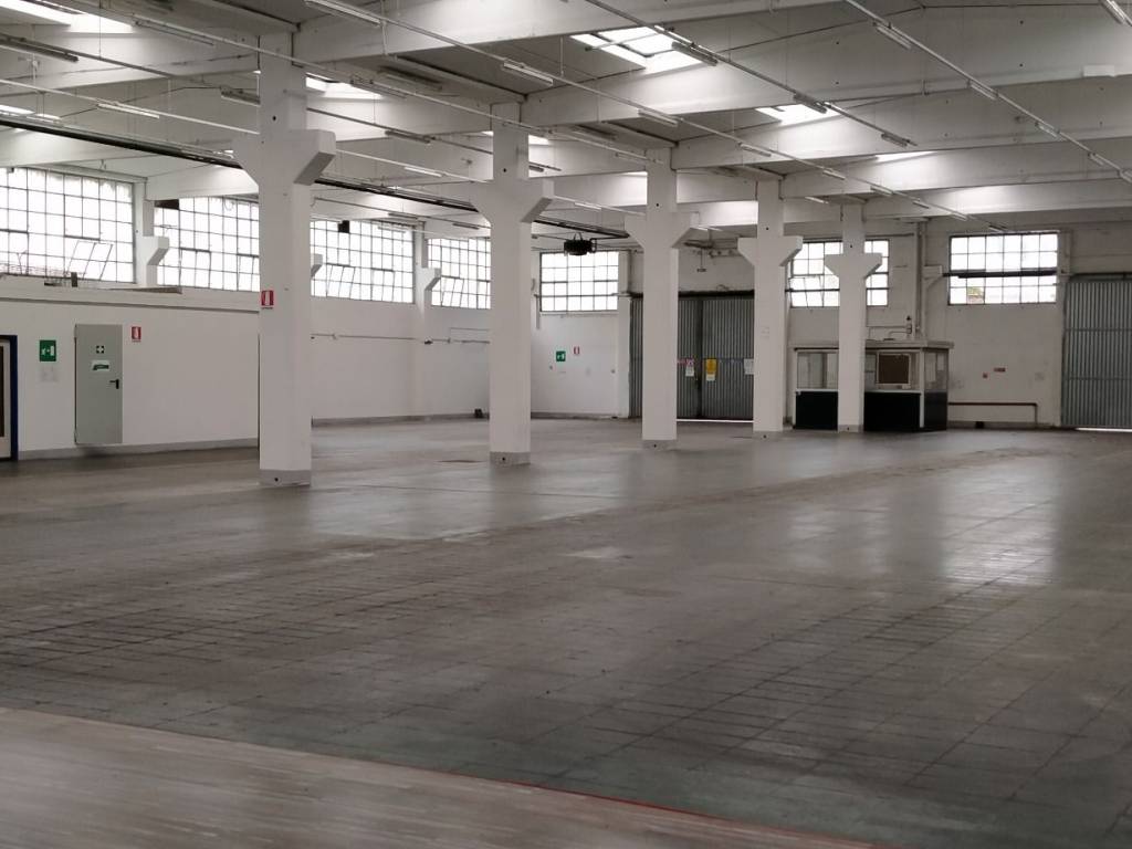 locale commerciale in affitto a Genova in zona Bolzaneto