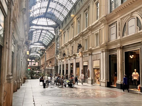 locale commerciale in affitto a Genova in zona Portoria / Piccapietra