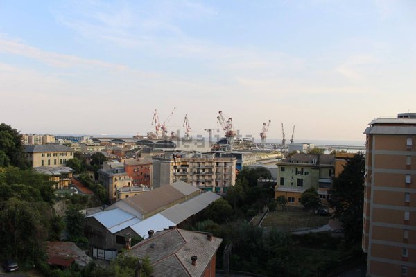 appartamento in affitto a Genova in zona Sestri Ponente
