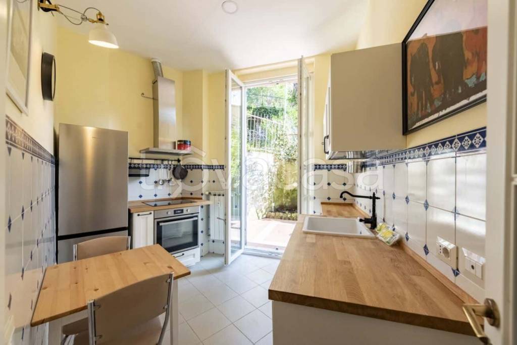 appartamento in affitto a Genova in zona Castelletto