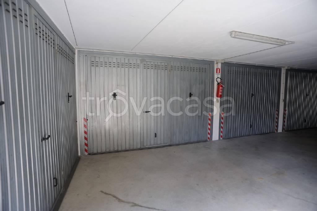 box auto in affitto a Genova in zona Palmaro / Pra'