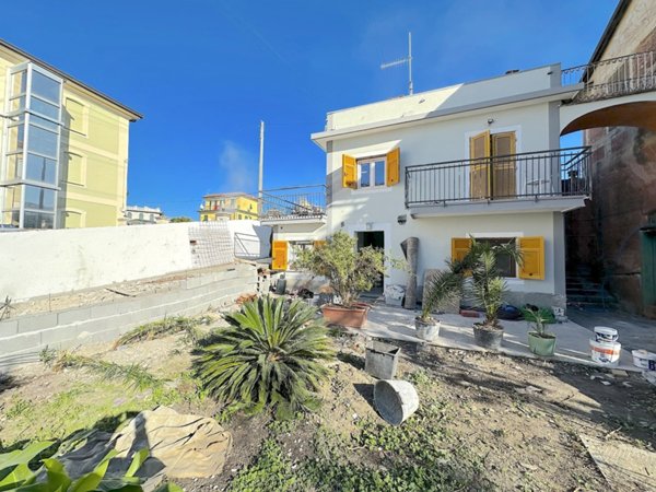 casa indipendente in affitto a Lavagna
